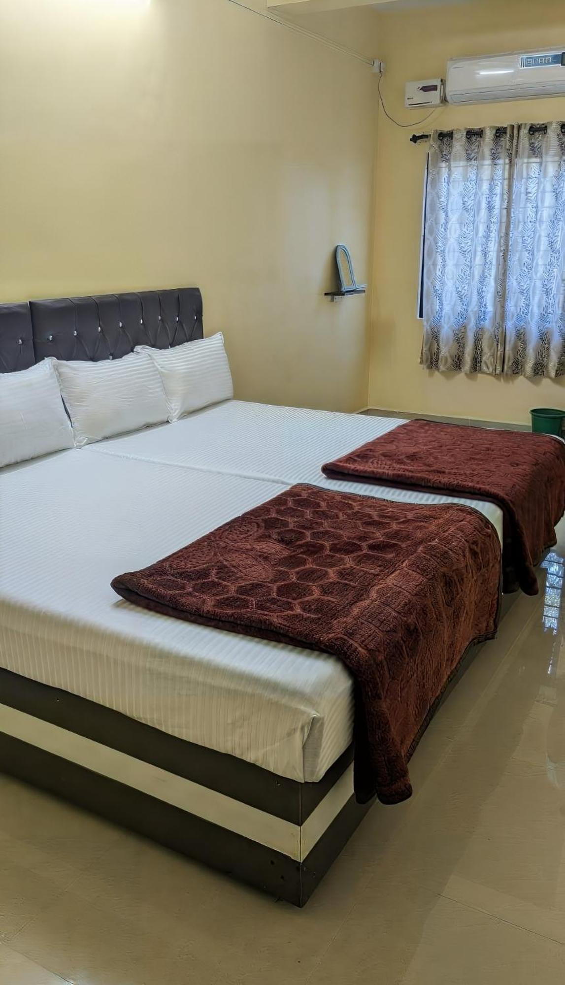 Kamath Inn Māvalli Extérieur photo