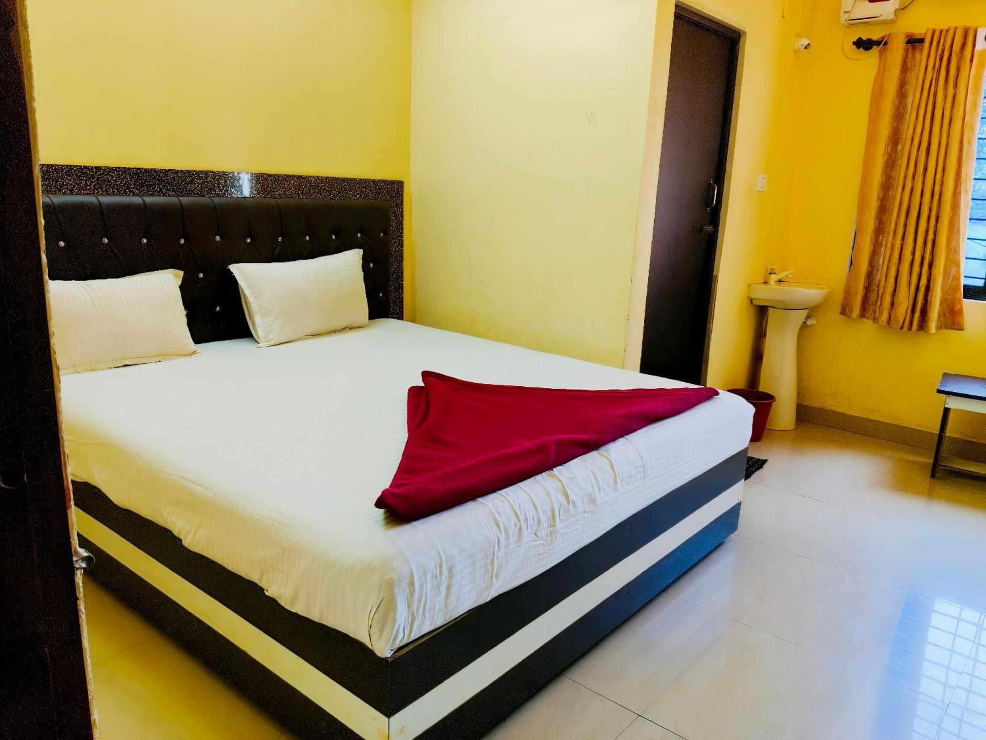 Kamath Inn Māvalli Extérieur photo