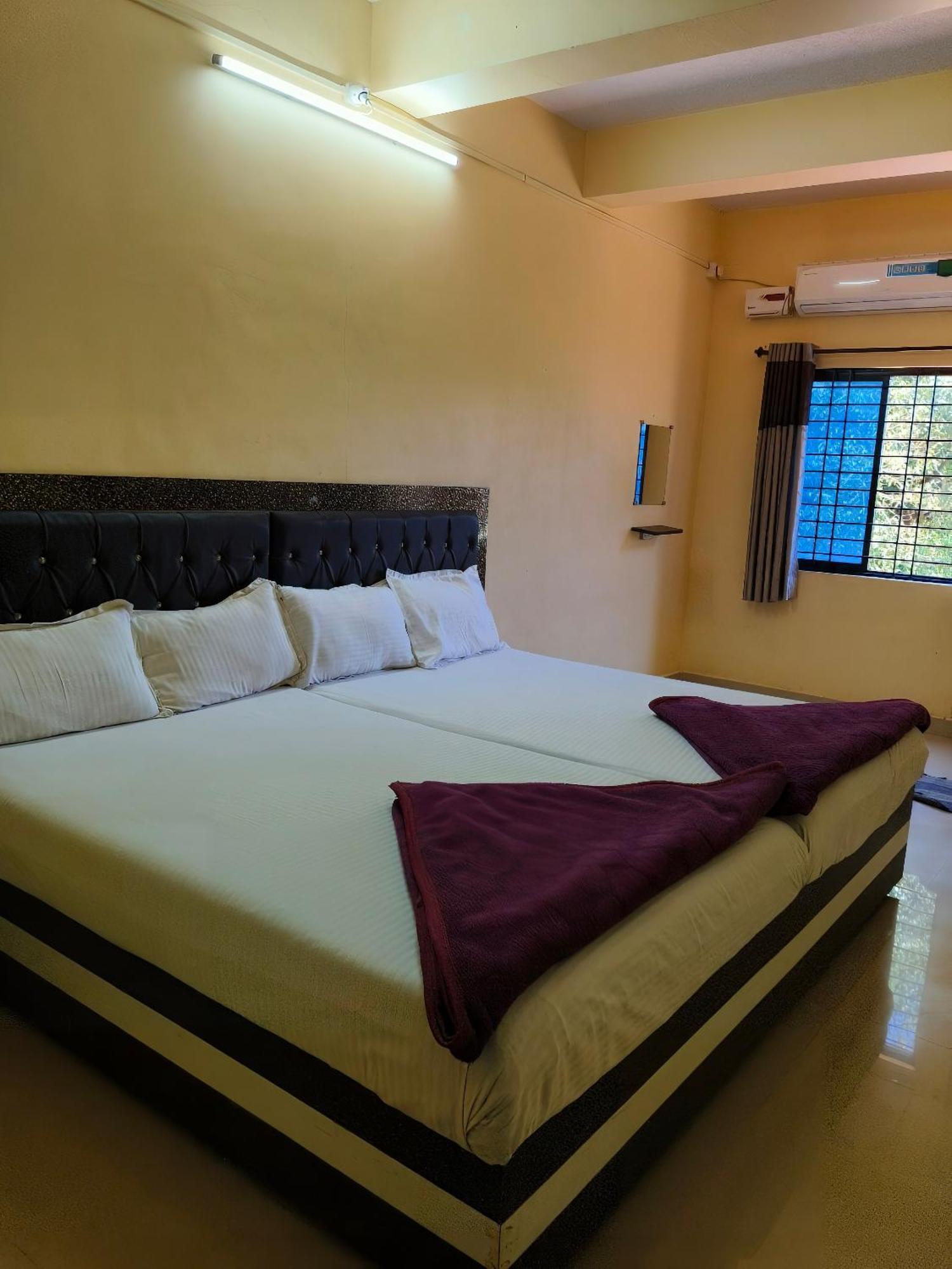 Kamath Inn Māvalli Extérieur photo